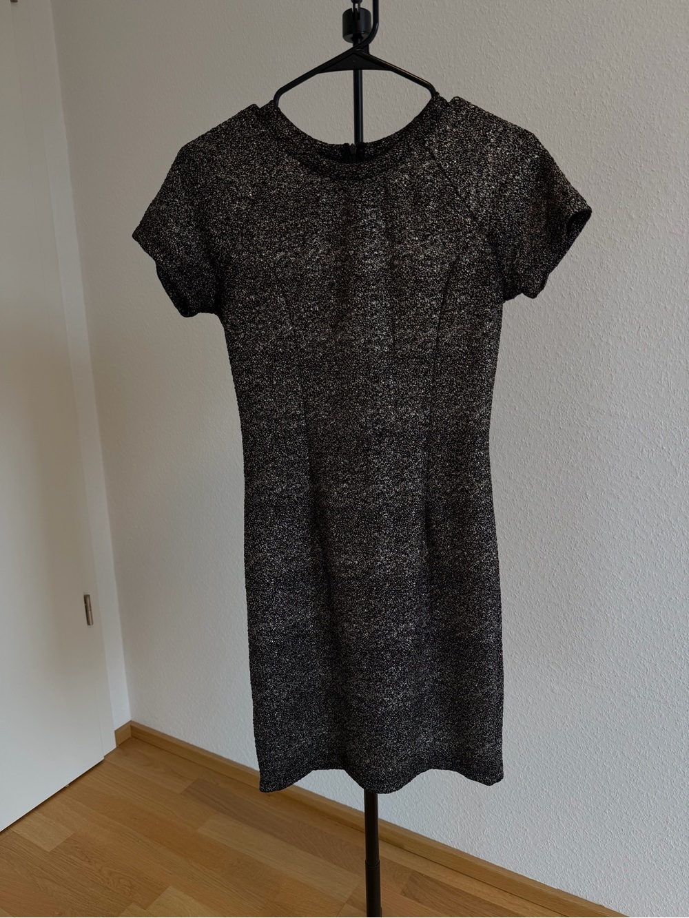Bar III Black and Gray Tweed-Effect Short-Sleeve Sheath Dress